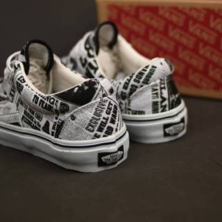 Sepatu Vans Era X Harry Potter DLYPRP TRUE WHITE - Ori