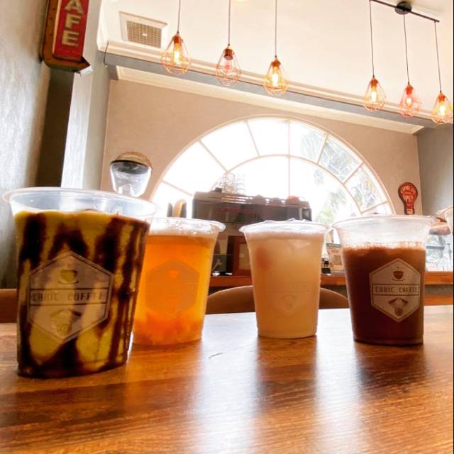 

Lychee Tea / Lychee Yoghurt / Chocolate Classic / Chocolate Bailey's
