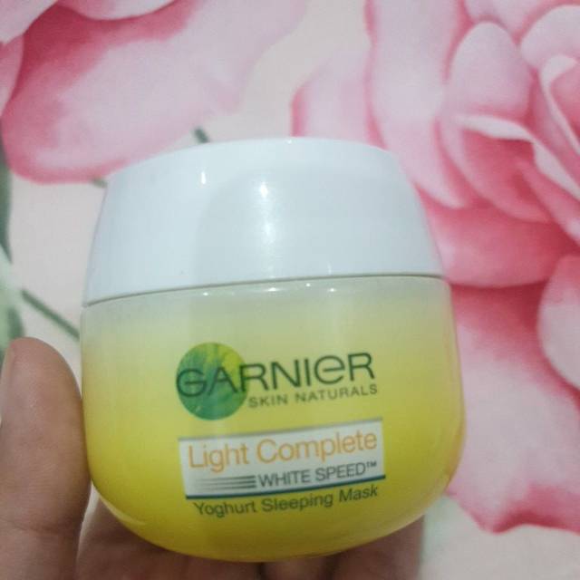 GARNIER LIGHT COMPLETE YOGURT SLEEPING MASK