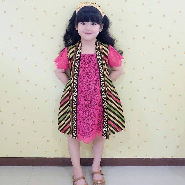 Gayatri Batik Free Headband Ala Princess