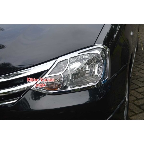Garnish depan Etios chrome