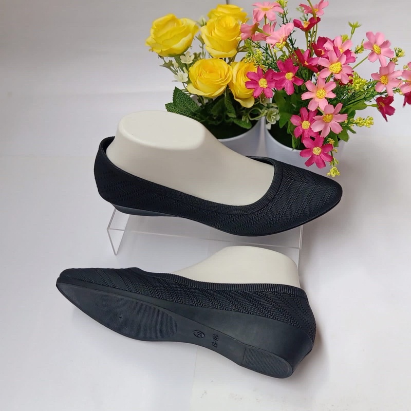 Sepatu Jelly Wedges Balance Khusus Hitam Motif Rajut 720-D1B