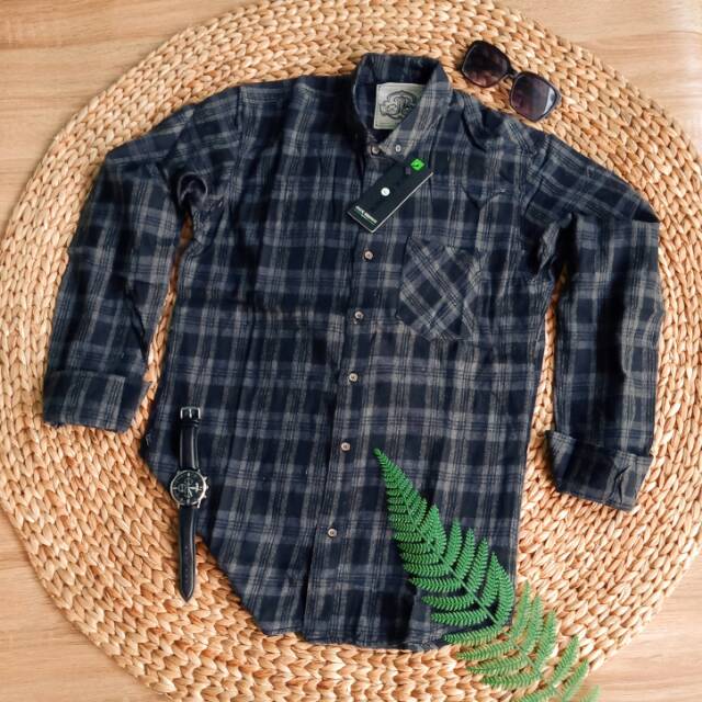 Kemeja Branded Lengan Panjang Spartan