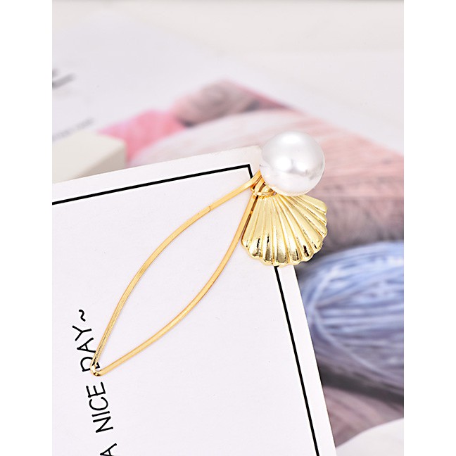 LRC Jepit Rambut Fashion Gold Pearl Big Shell Hairpin F39356