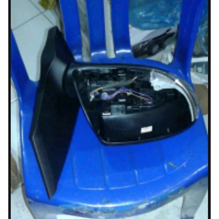 spion kanan mazda 2