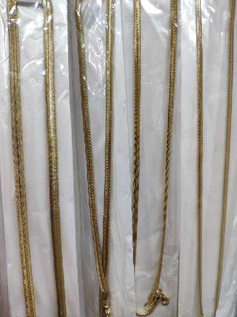 Kalung Titanium Steel 316L Model Ular Minyak Pipih Warna Emas Gold Pria 50CM