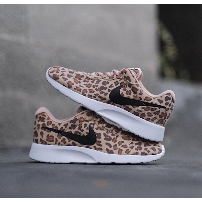 nike tanjun leopard print