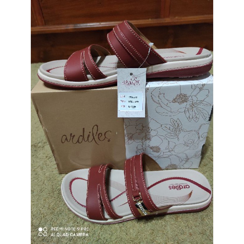 Sandal Ardiles Slop Flat