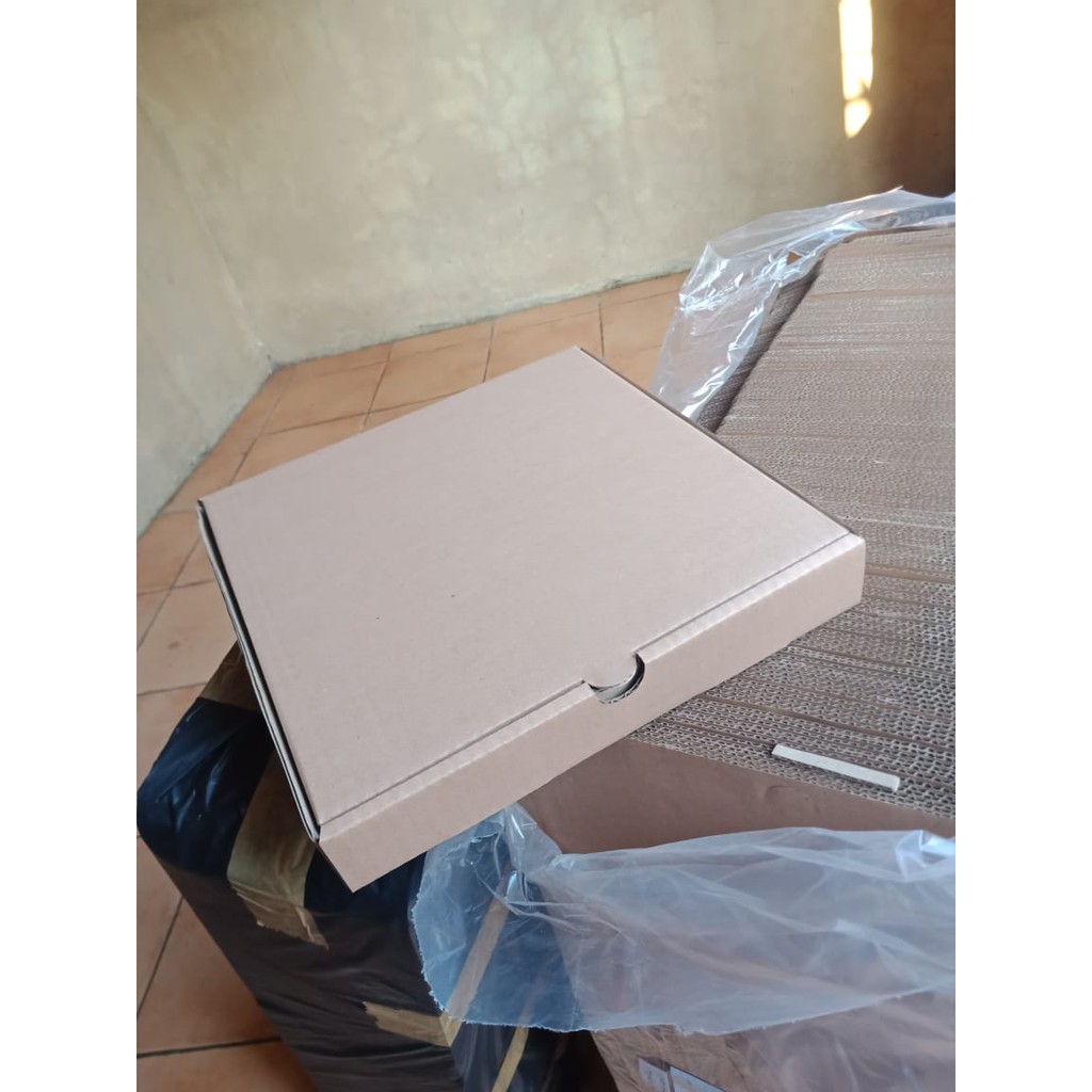 

Kardus Box Kemasan PIZZA UK 28 X 28 X 4 BERKUALITAS - BOX PIZZA