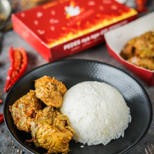 

Paket Nasi AYAM GOUWLEDEK (3 potong)