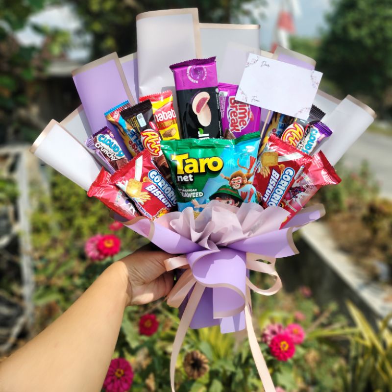 

BUKET SNACK MURAH/FREE PACKING KARDUS/ FREE KARTU UCAPAN