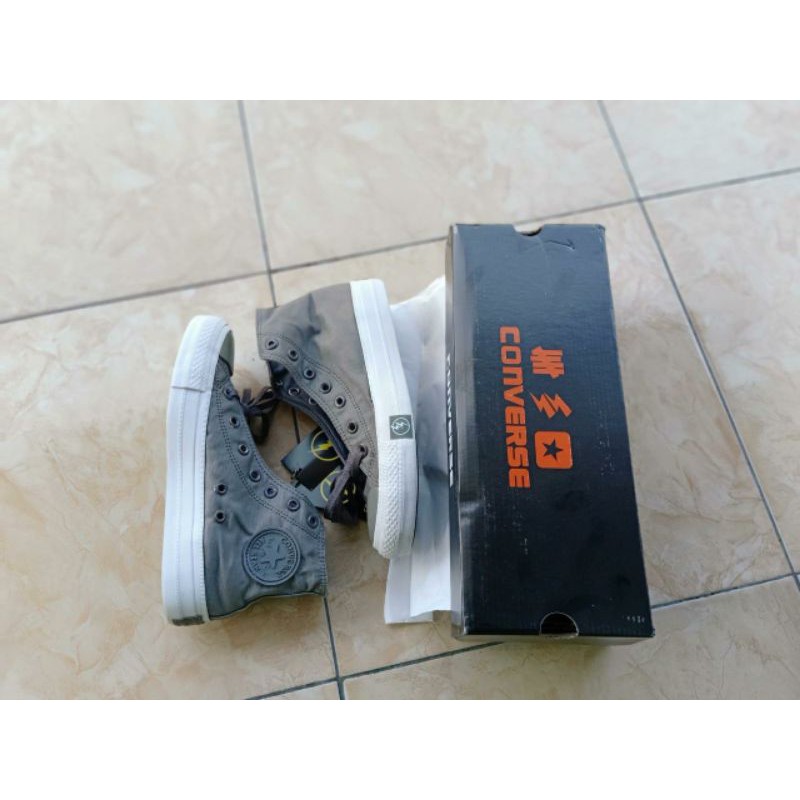 PROMO SEPATU UNDEFEATED HIGH IMPORT VIETNAM BNIB NAVY MARON GREY BLACK WHITE HITAM PUTIH PRIA WANITA