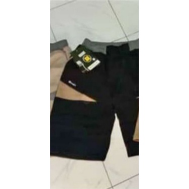 CELANA PENDEK TIKTOK DISTRO-Hitam