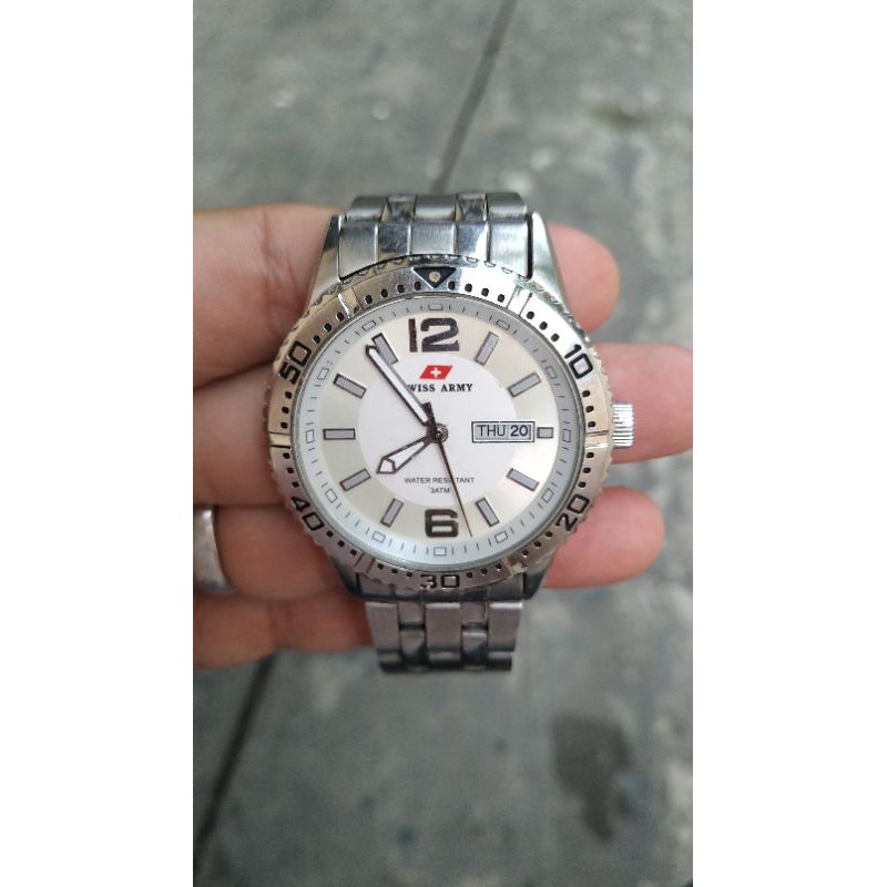 jam tangn swiss army dhc japan quartz second bekas ori