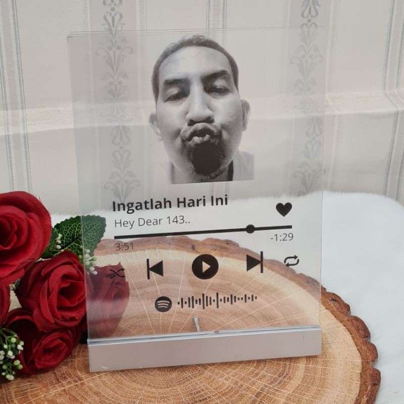 Hadiah Sertifikat / Standee Akrilik / Plaque Frame