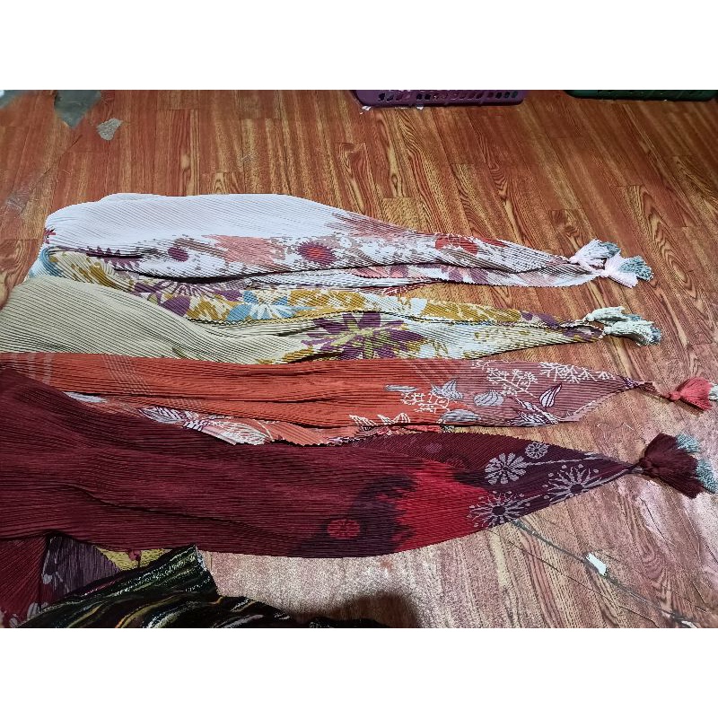 HIJAB SEGIEMPAT PLISKET MOTIF JAMBUL // PLISKET MOTIF TASEL// HIJAB PLISKET MOTIF POMPOM PREMIUM-8