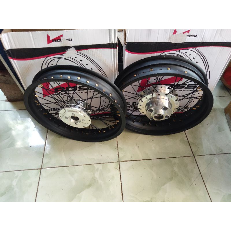 velg paketan Honda Verza/Megapro tapak lebar 300/250x 17 siap pasang