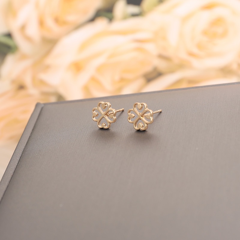 Anting Stud Mini Lapis Emas Bentuk Bintang Bulan Mahkota Kelinci Snowflake Permen Untuk Wanita