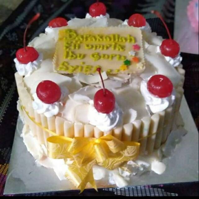

Tart Coklat White Cherry