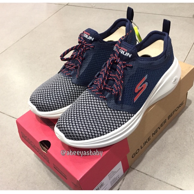 Skechers Go Run Fast Invigorate Navy sz 36/23cm