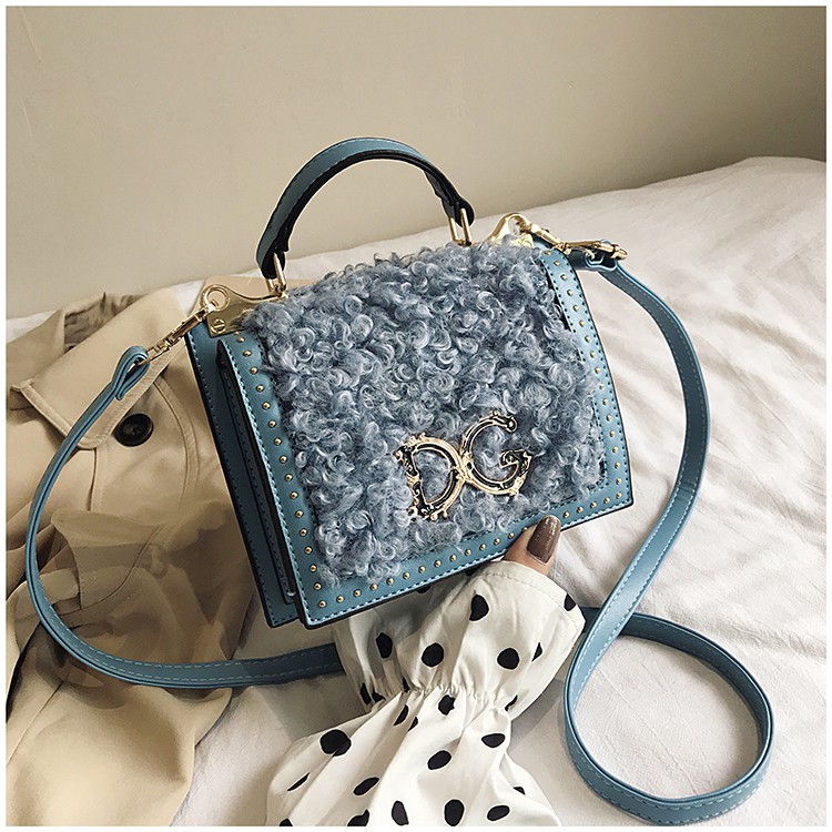 TAS SELEMPANG WANITA T3240