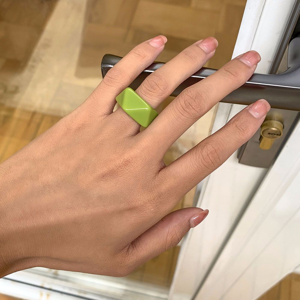 Needway  Men Resin Rings Korean Fashion Jewelry Finger Rings Punk Candy Color Women Girls Chunky Geometric 2021 New Style Open Ring/Multicolor