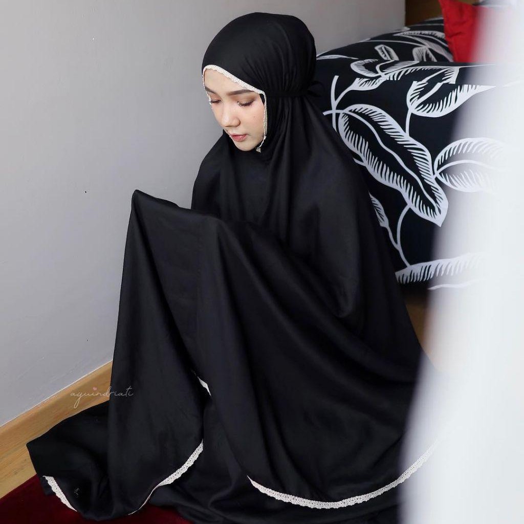 Mukena Dewasa Bahan Katun Rayon Premium Motif Polos List Renda Warna Hitam