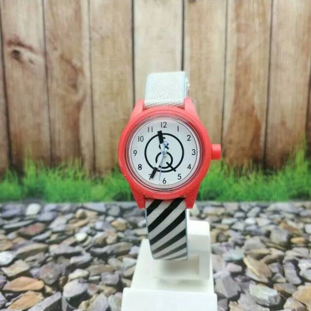 Q&Q QQ Smile Solar Analog Mini RP01J002Y Original