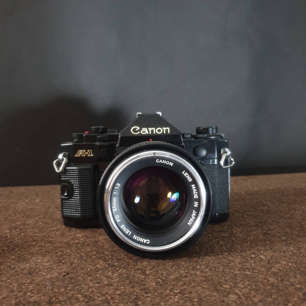 CANON A - 1 +LENSA 50 mm F 1.2 CROME NOSE LIKE NEW  KAMERA FILM KAMERA ANALOG