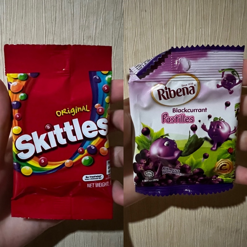 

Ribena Pastilles Blackcurrant / Skittles Original Mini