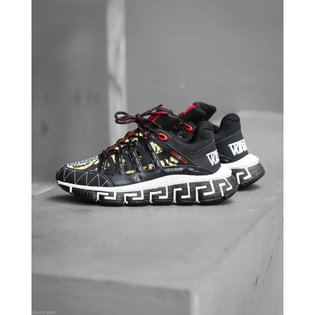 Sepatu versace trigreca black (READY)