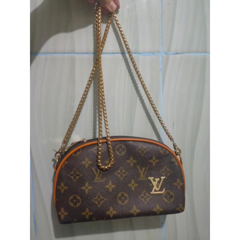 TAS CLUTCH SLINGBAG ALA LV PRELOVED