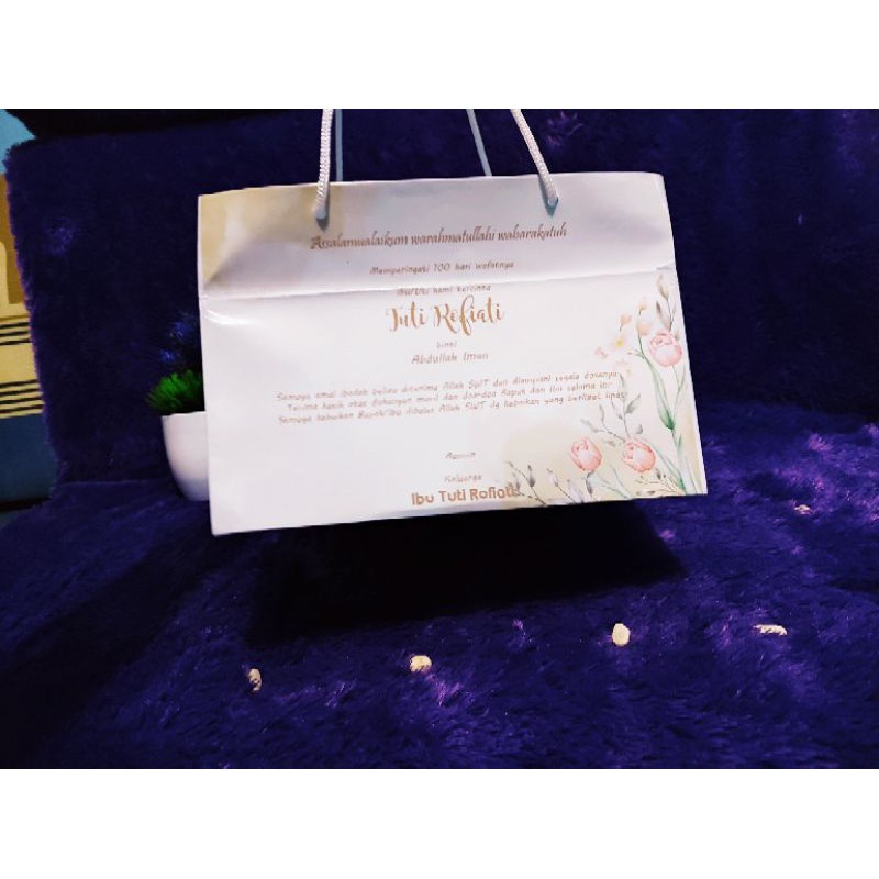 

paperbag kotak 25x25x17