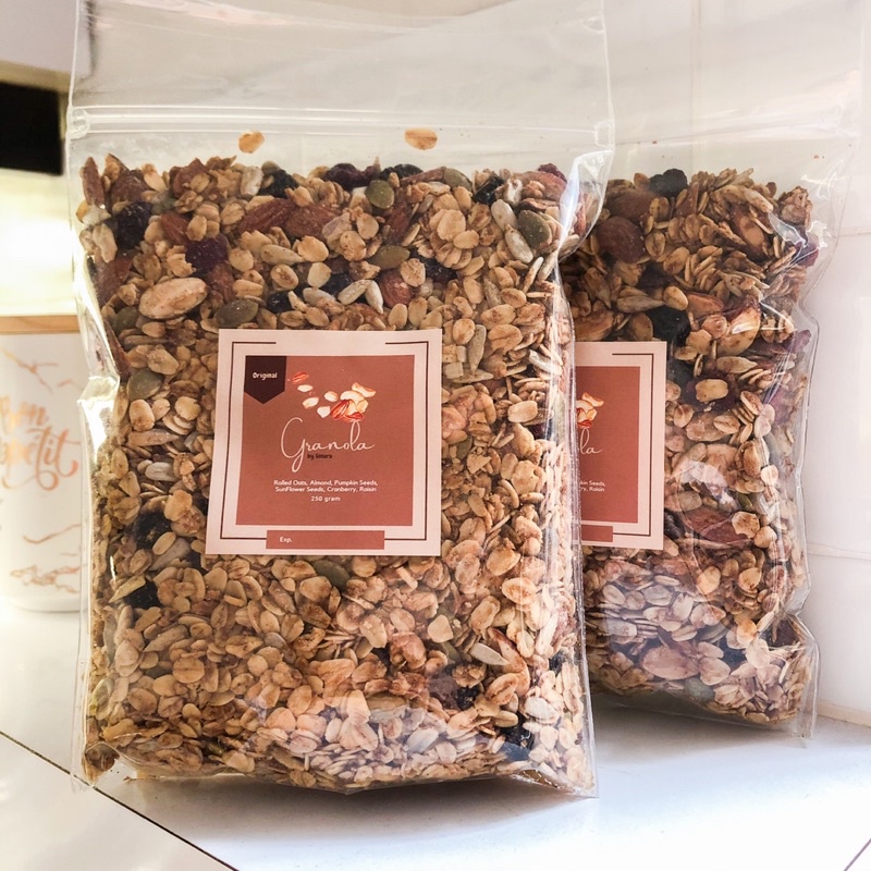 

Granola Crispy Roasted Crunchy Mix 500 Gram by Senara