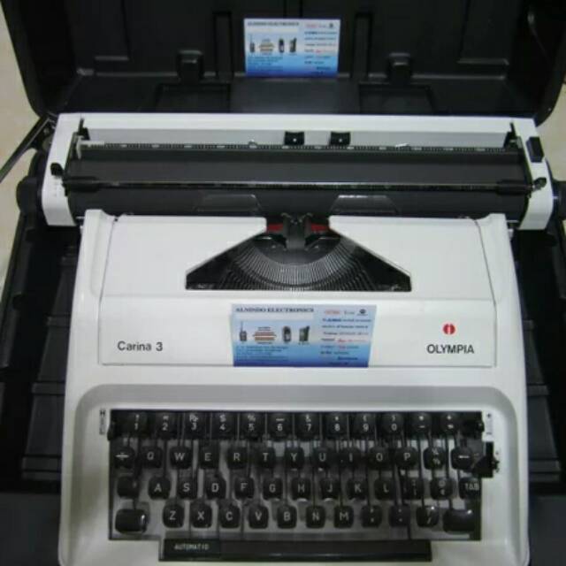 Mesin ketik OLYMPIA CARINA 3