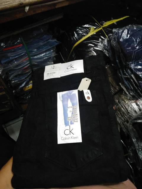 Celana Jeans Slim Fit Pria