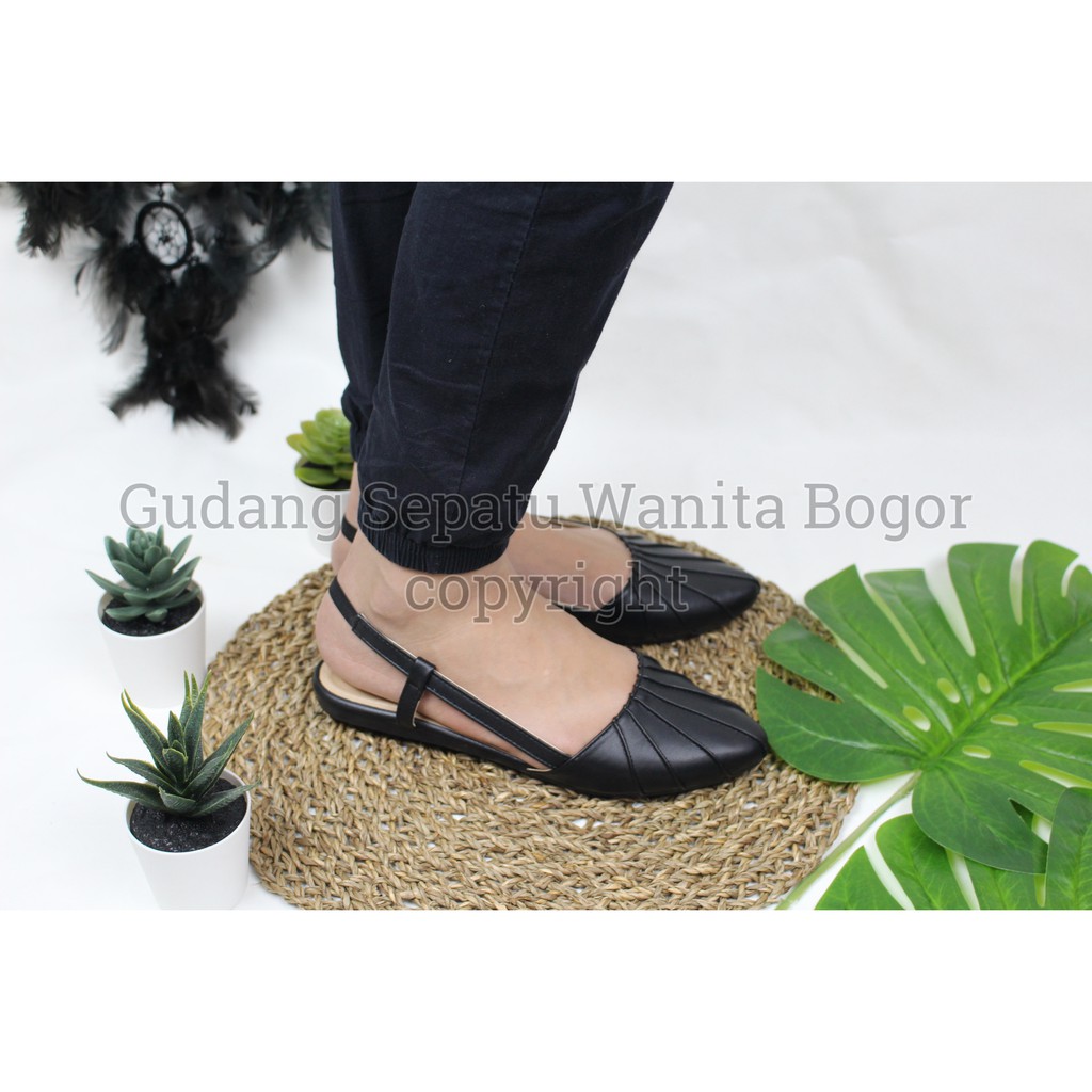 GRATICA Sepatu Kerja Kantoran Santai Wanita Flat Shoes Lancip Sendal Slop Tali Belakang KH 49