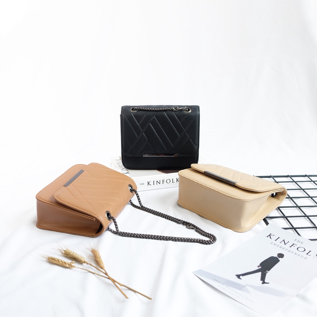 Slingbag Fabia Plat - Tas Selempang Wanita Rantai