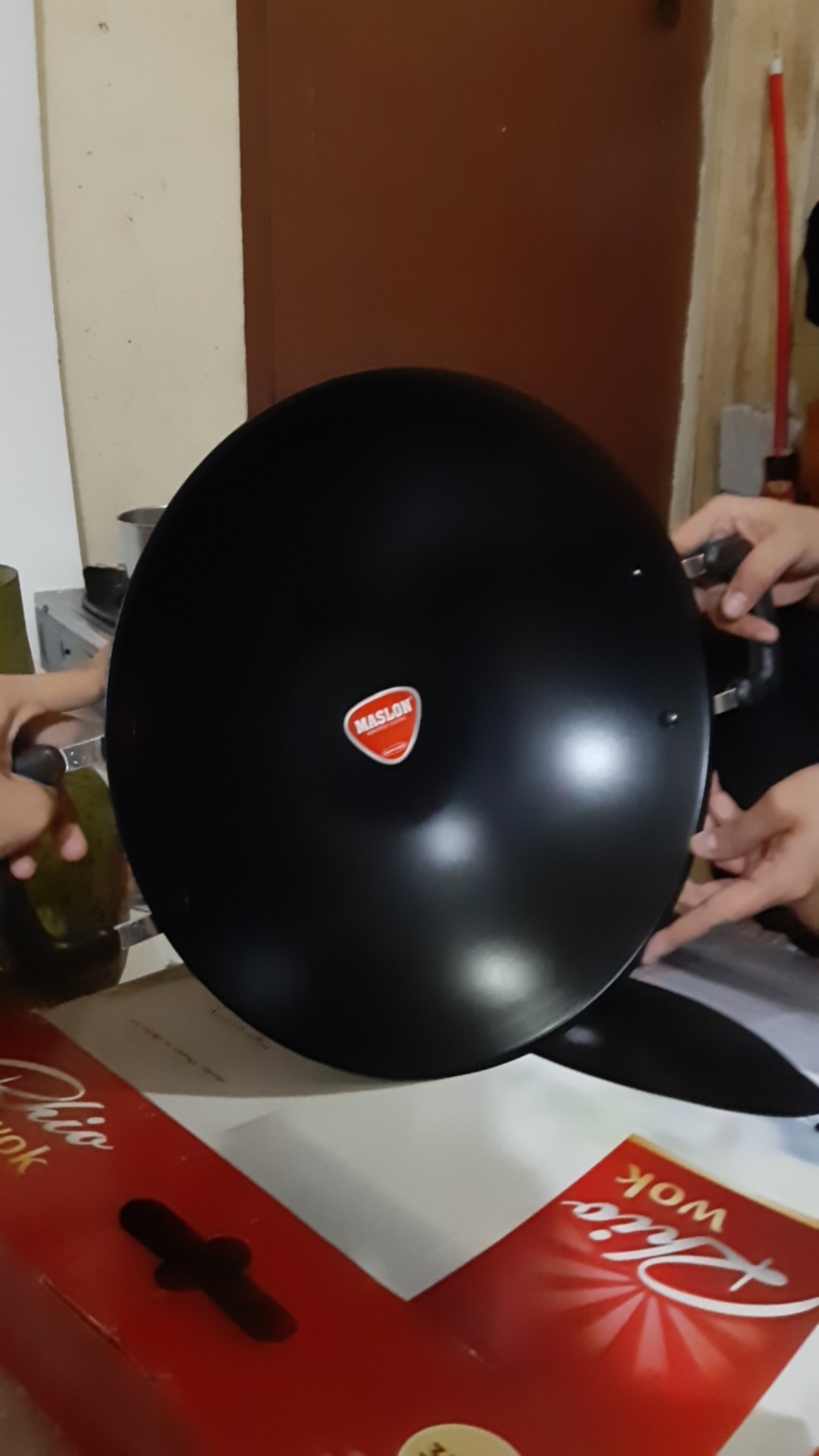 Maspion Wajan Rhio Wok 33 Cm - Wajan Besi Antilengket Ekonomis