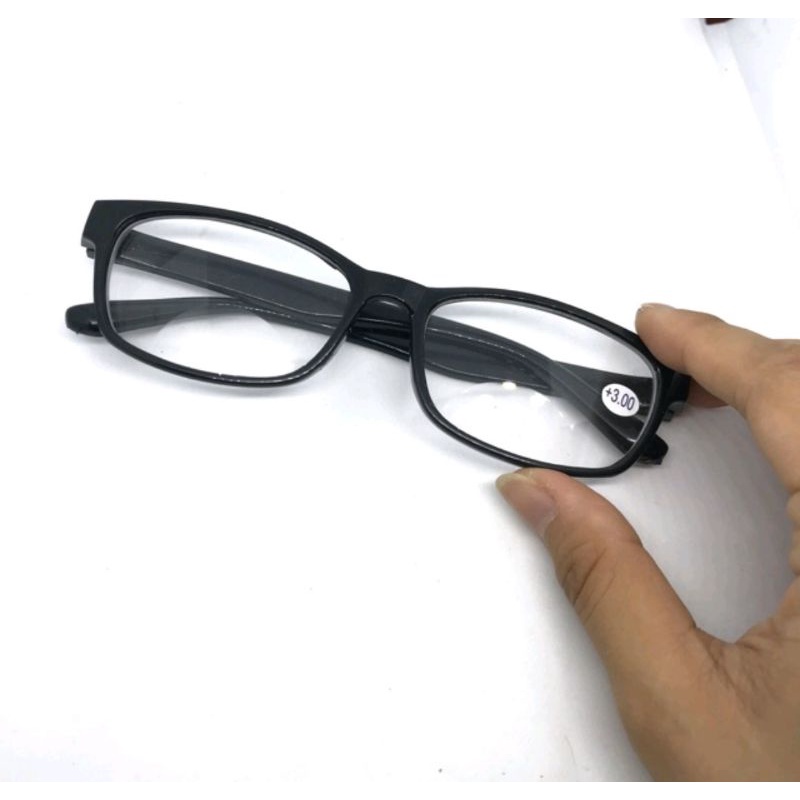 Kacamata baca plus +3.00