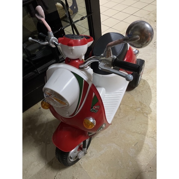 motor aki scoopy second wrna red