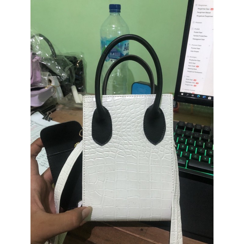 TSK - Fit bag white + bubble wrap