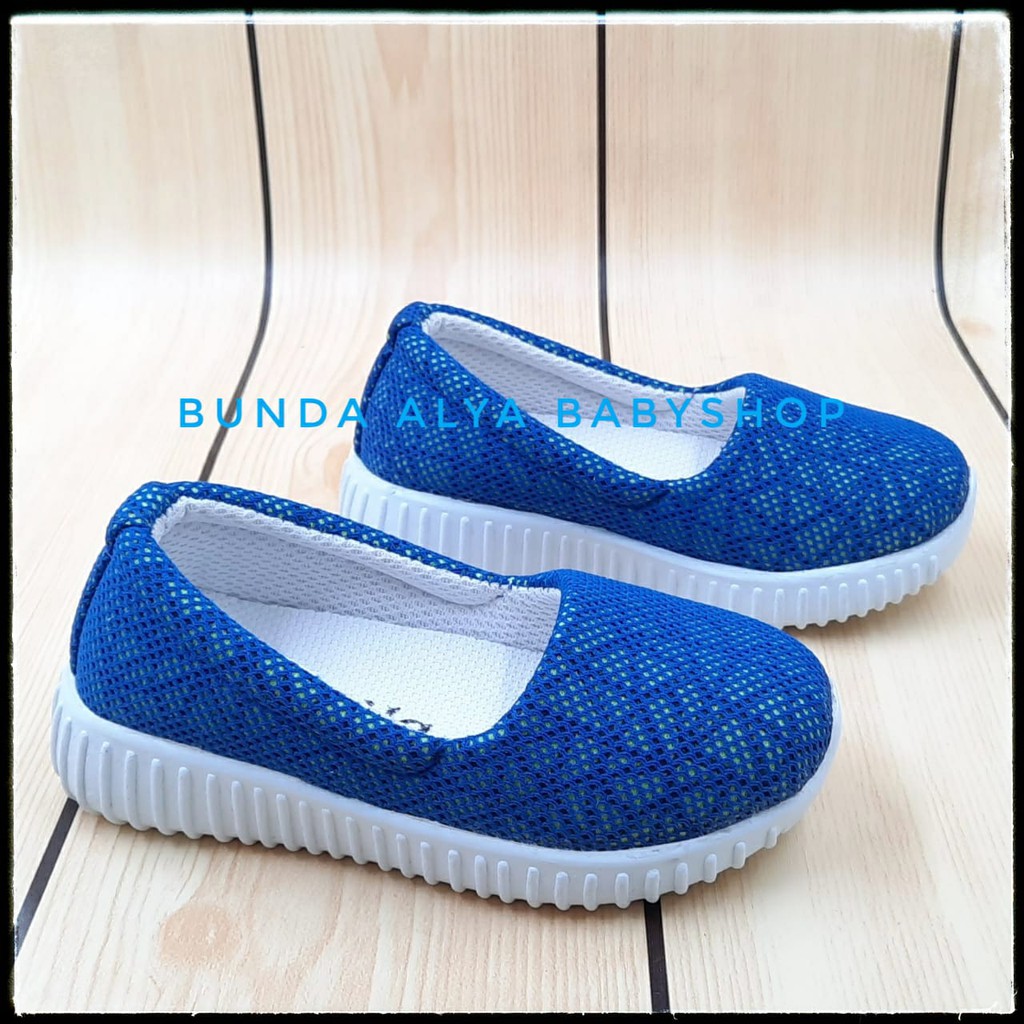 Sepatu Anak Perempuan Usia 1 Tahunan Slip ON Kanvas BIRU - Sepatu Anak Cewek Size 22 Alas Karet Anti Licin