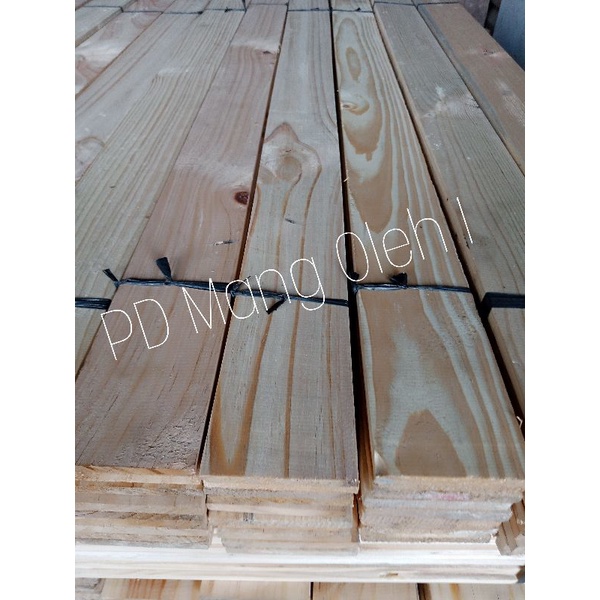 papan kayu pinus  papan kayu jati belanda ukuran 1 3 cm  7  8cm  110cm 