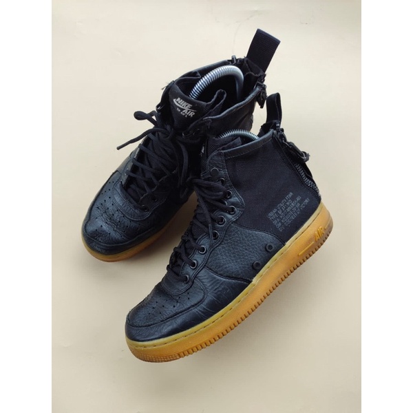 Sepatu Nike F1 BLACK GUM Second