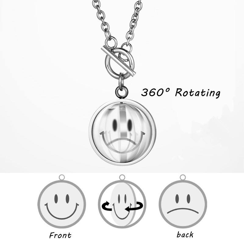 Roselife Kalung Rantai Stainless Steel Dengan Liontin Emoji Smiley Face Untuk Unisex / Pria / Wanita