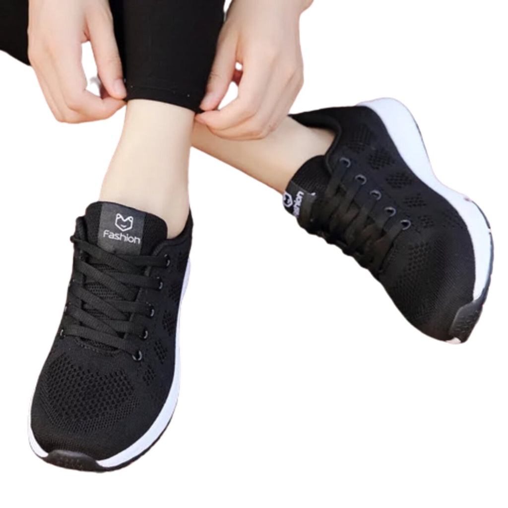 Sepatu sneakers wanita kasual terlaris / sepatu fashion sekolah hitam murah COD