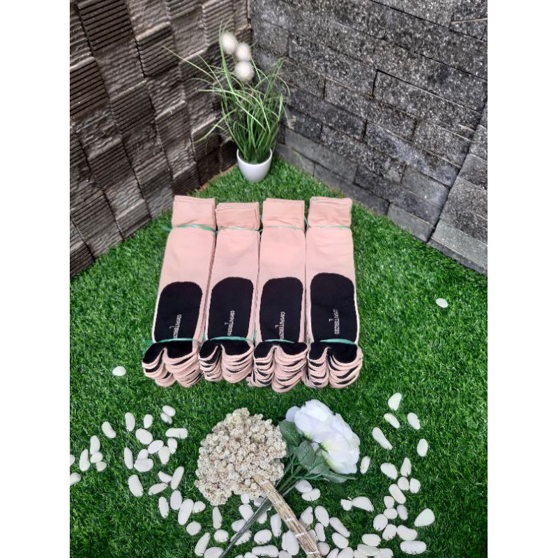 (1 lusin) kaoskaki jempol nylon L panjang krem tapak hitam nonkemas