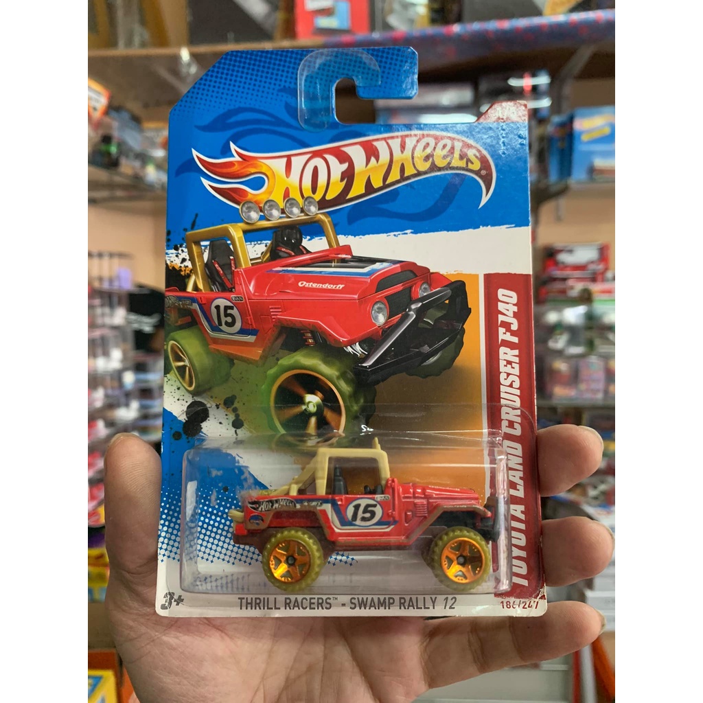 Hotwheels Toyota Land Cruiser FJ40 Merah