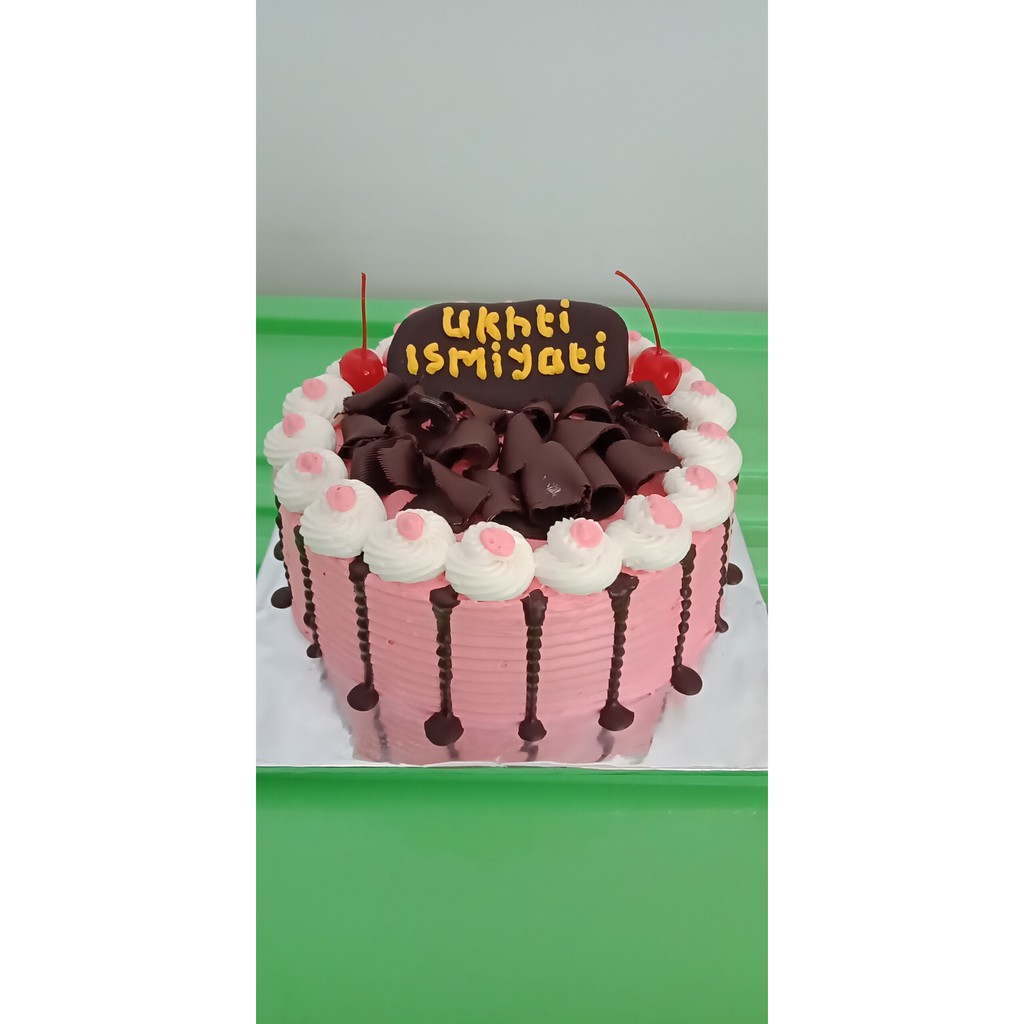 

Kue ulang tahun Blackforest 20cm pinky